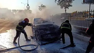 Şanlıurfa'da Zincirleme Kazada Otomobil Alev Aldı